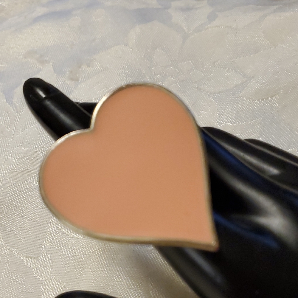 Heart-Shaped Two Tone Enamel Ring.  5116